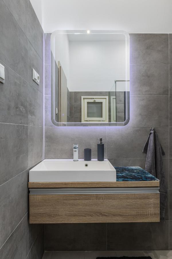 City Center Apartment With Balcony Budapeşte Dış mekan fotoğraf